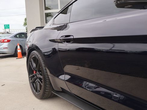 Used 2021 Ford Mustang Shelby GT500 w/ Technology Package RWD image 11