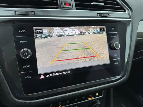 Used 2021 Volkswagen Tiguan S image 20