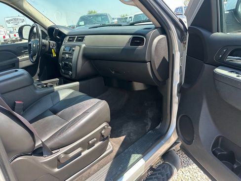 Used 2012 Chevrolet Avalanche LT w/ Suspension Package, Off-Road AWD/4WD image 14