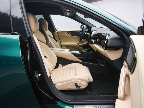 Certified 2025 Ferrari Purosangue image 53