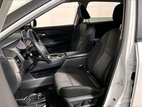 Used 2024 Nissan Rogue SV image 24