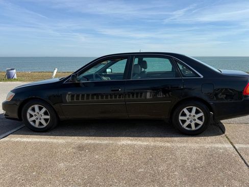Used 2000 Toyota Avalon XLS image 8