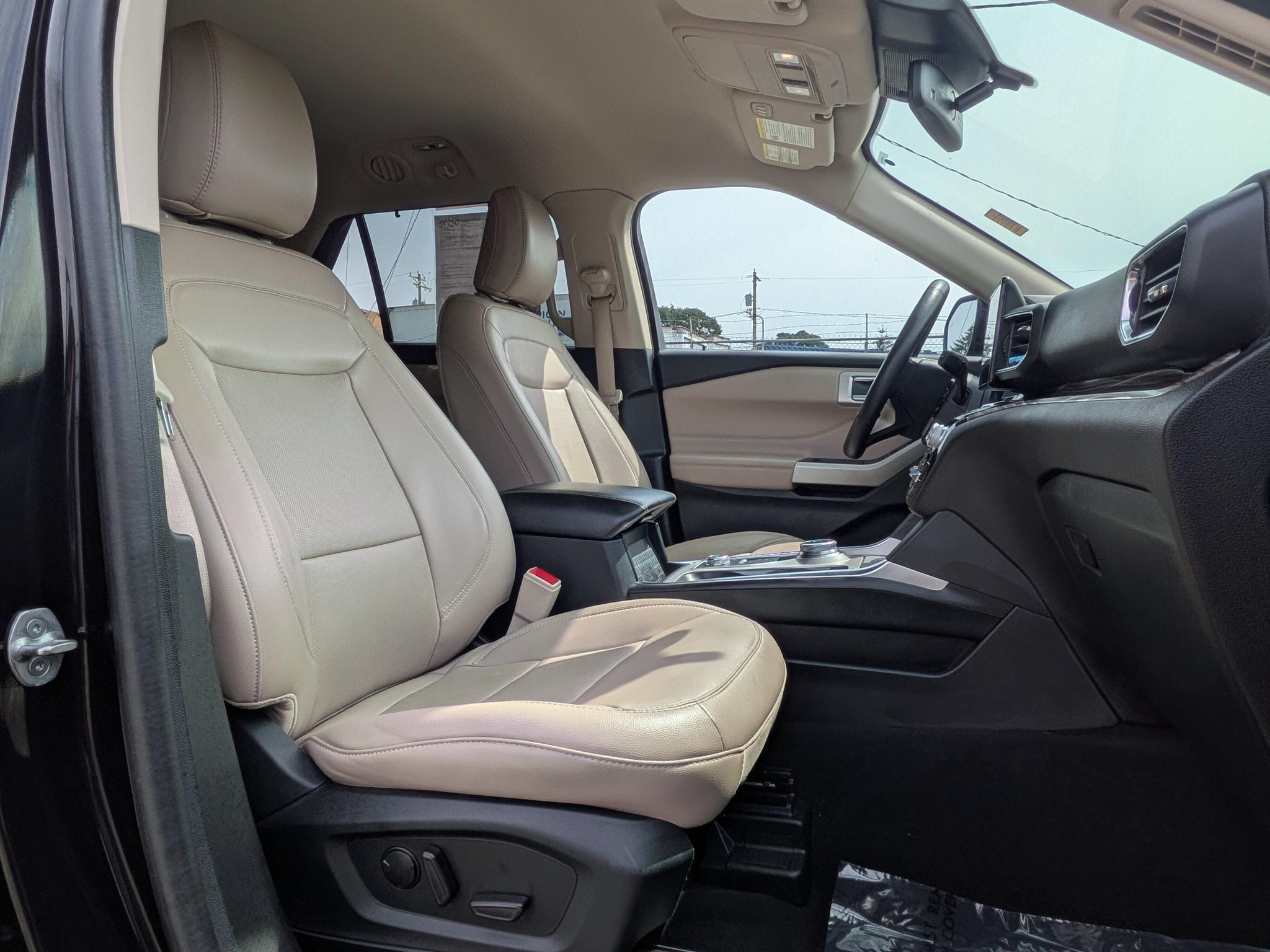 Used 2023 Ford Explorer Limited AWD/4WD image 7