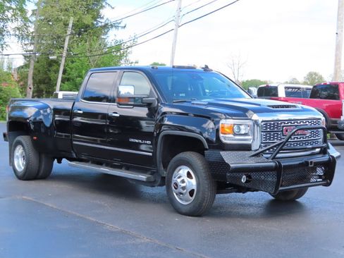 Used 2019 GMC Sierra 3500 Denali w/ Duramax Plus Package image 56