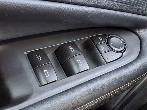 Used 2024 Chevrolet Blazer EV LT AWD/4WD image 17