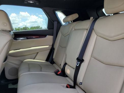 Used 2018 Cadillac XT5 Premium Luxury image 14