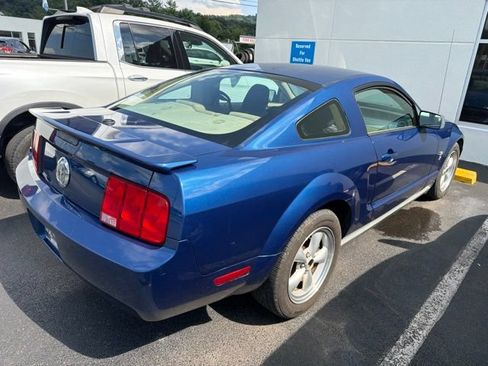 Used 2009 Ford Mustang Premium RWD image 7