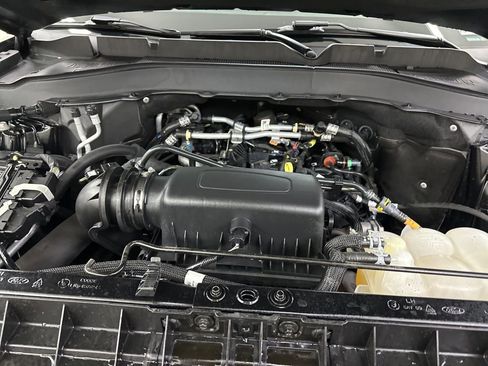 Used 2022 Ford Explorer XLT w/ Equipment Group 202A image 18