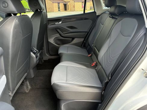 Used 2026 Volkswagen Tiguan SE FWD image 23
