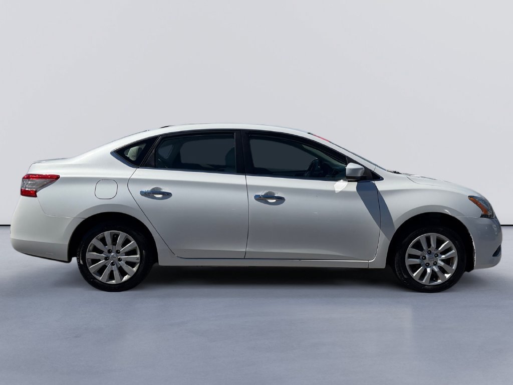 Used 2014 Nissan Sentra SV w/ SV Driver Package FWD image 2