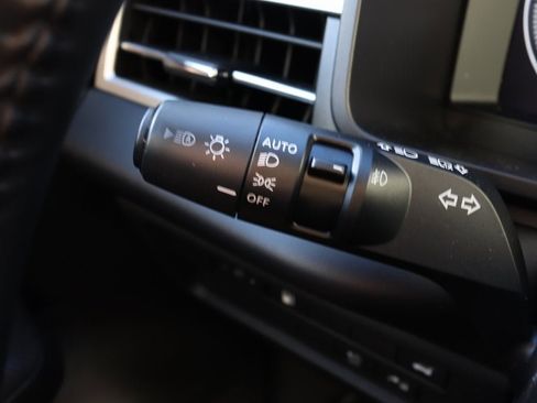 Used 2024 Mitsubishi Outlander 4WD Plug-In Hybrid image 24