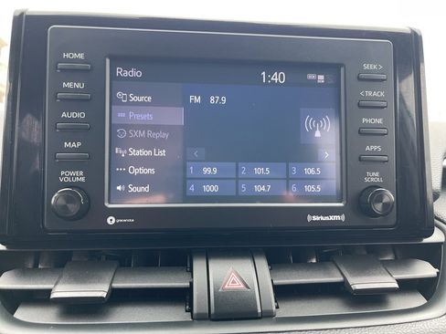 Used 2020 Toyota RAV4 LE image 23