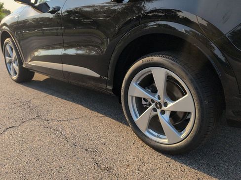 New 2025 Audi Q5 Premium Plus image 3