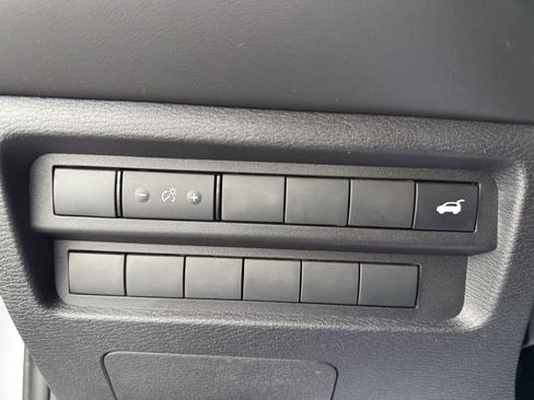 Used 2024 Mitsubishi Outlander SE image 27