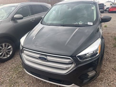 Used 2019 Ford Escape SE FWD image 2