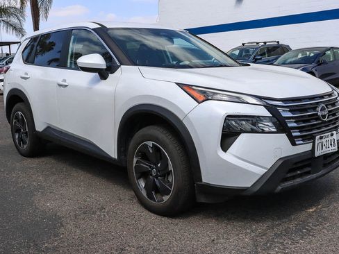Used 2025 Nissan Rogue SV AWD/4WD image 19