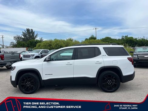 Used 2023 GMC Acadia SLE w/ Driver Convenience Package FWD image 4
