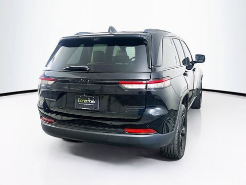 Used 2023 Jeep Grand Cherokee Limited w/ Luxury Tech Group II RWD image 9