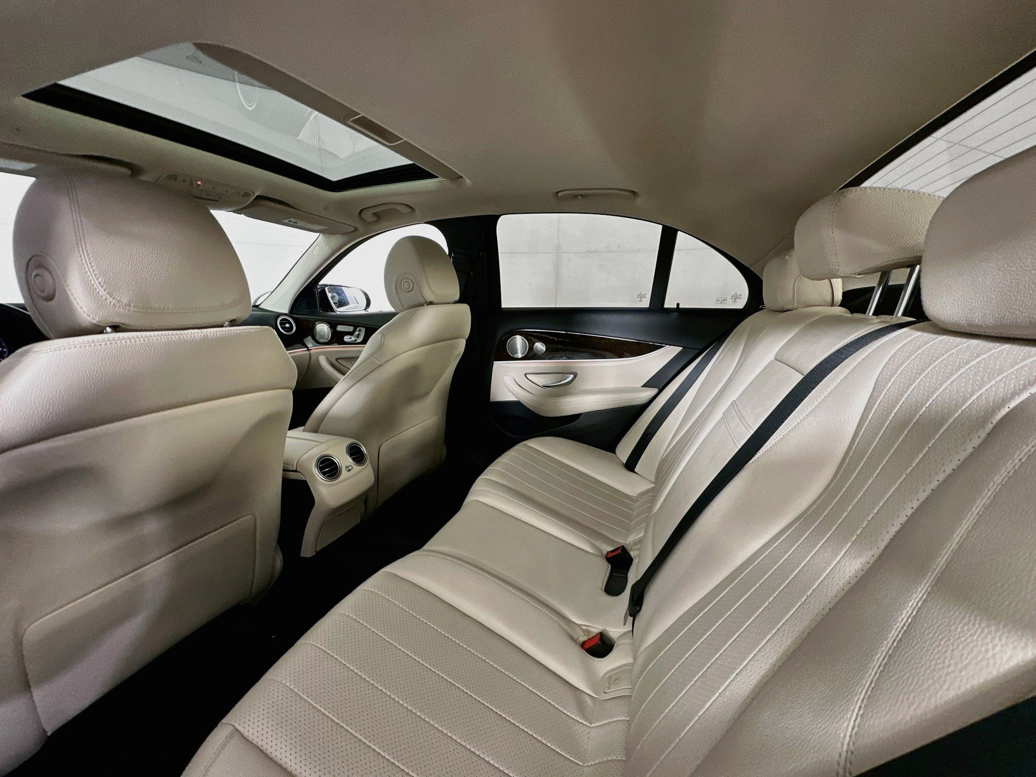 Used 2021 Mercedes-Benz E 350 4MATIC Sedan image 24