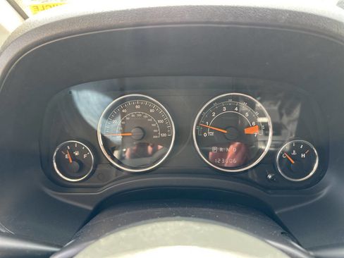 Used 2014 Jeep Compass Latitude image 17