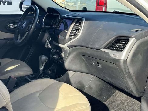 Used 2016 Jeep Cherokee Latitude image 24