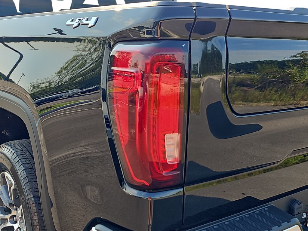 Used 2024 GMC Sierra 1500 SLT AWD/4WD image 34