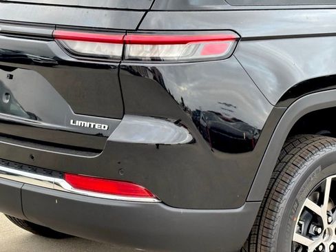 New 2025 Jeep Grand Cherokee Limited image 4