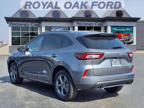 Used 2024 Ford Escape ST-Line w/ Tech Pack #1 AWD/4WD image 2