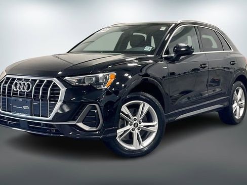 Certified 2022 Audi Q3 2.0T Premium w/ Convenience Package image 2