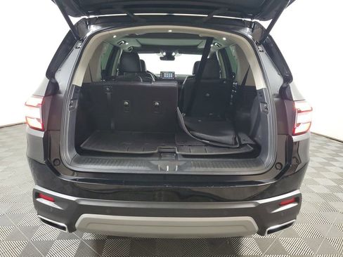 Used 2025 Honda Pilot Touring image 8