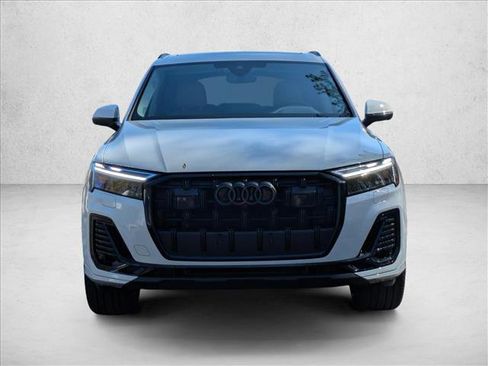 Used 2025 Audi Q7 2.0T Premium w/ Convenience Plus Package image 5