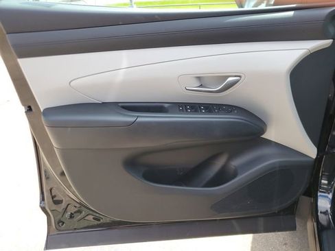 Used 2025 Hyundai Tucson SEL FWD image 16