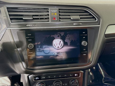 Used 2018 Volkswagen Tiguan SEL Premium image 18