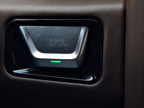 Used 2025 GMC Yukon Denali Ultimate AWD/4WD image 27