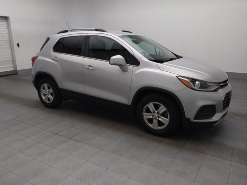 Used 2019 Chevrolet Trax LT w/ LT Convenience Package FWD image 11