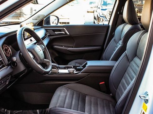 New 2026 Mitsubishi Outlander AWD image 31
