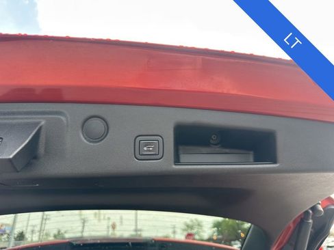 Used 2020 Chevrolet Equinox LT FWD image 30