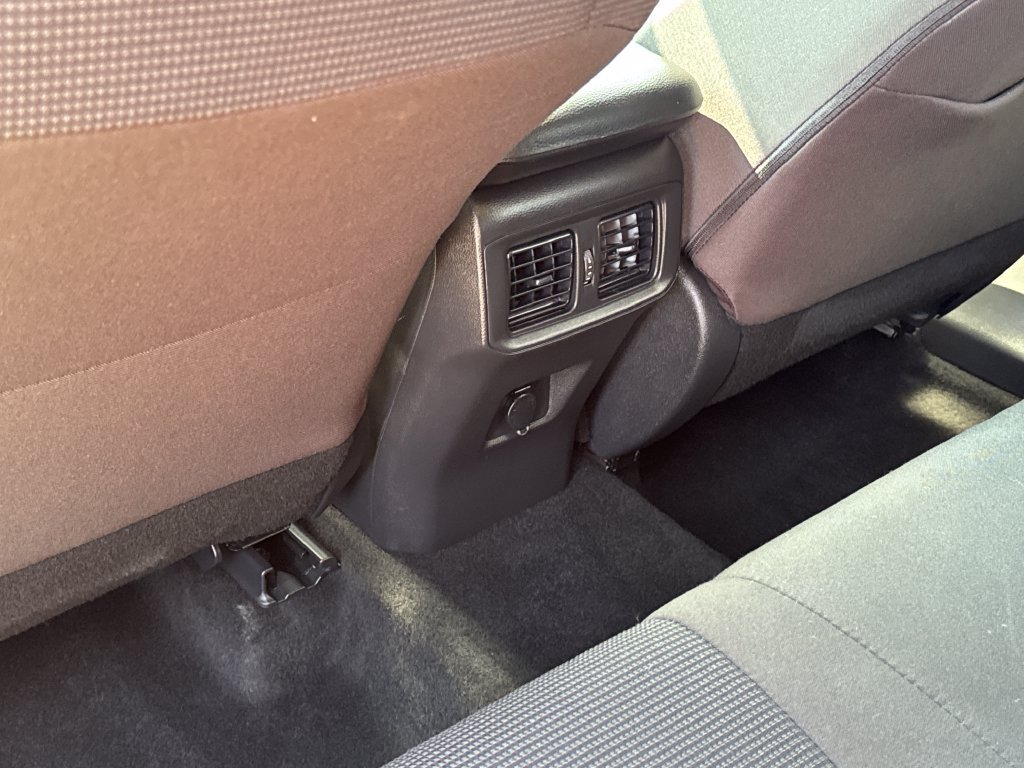 Used 2024 Toyota RAV4 LE AWD/4WD image 36