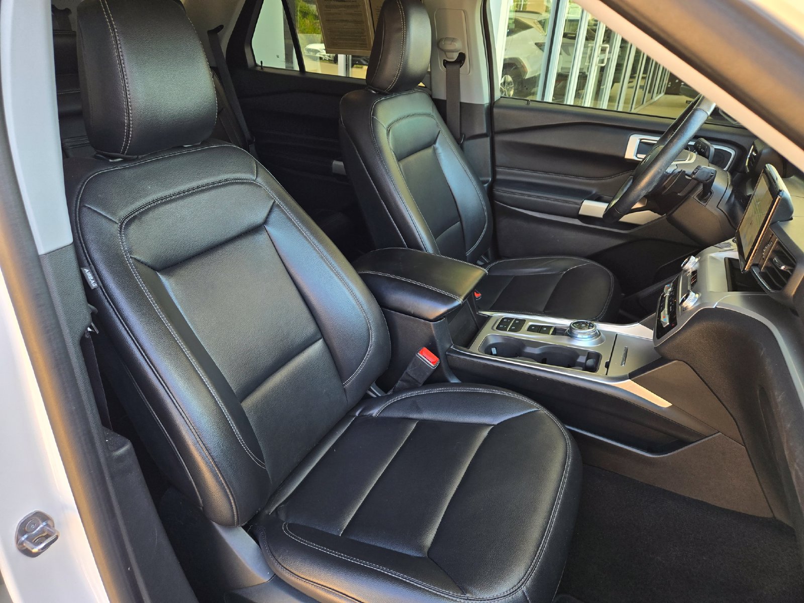 Used 2020 Ford Explorer XLT w/ Equipment Group 202A RWD image 25