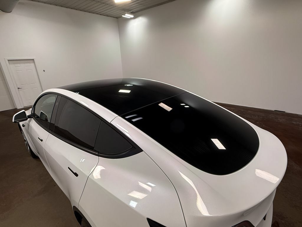 Used 2021 Tesla Model Y Long Range AWD/4WD image 43