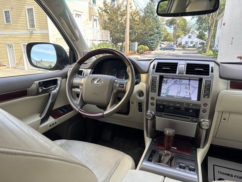 Used 2013 Lexus GX 460 image 28