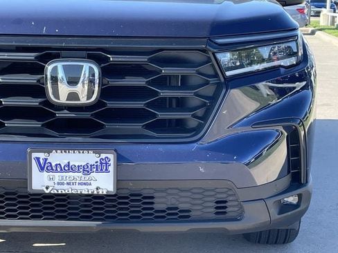 Used 2025 Honda Pilot Sport image 7