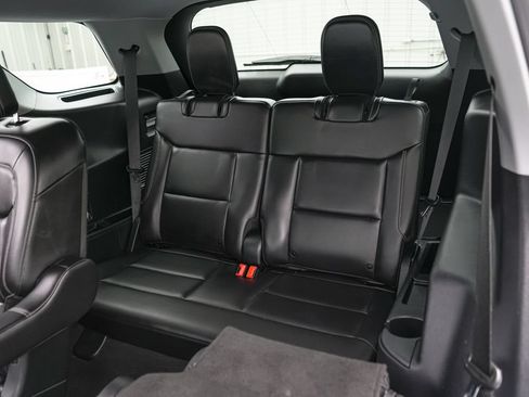 Certified 2023 Ford Explorer XLT w/ Equipment Group 202A AWD/4WD image 19