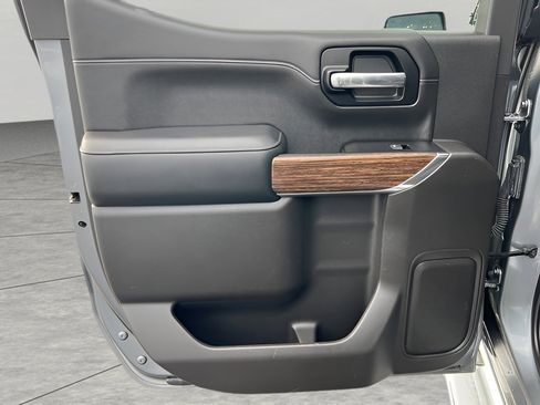 Used 2019 Chevrolet Silverado 1500 High Country w/ Technology Package image 26