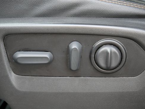 Used 2022 GMC Sierra 1500 AT4 w/ AT4 Preferred Package image 16