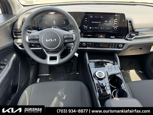 New 2025 Kia Sportage LX image 8