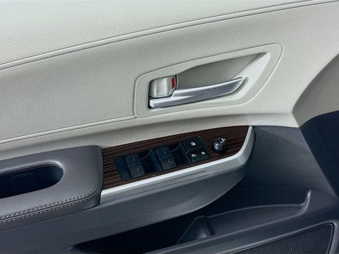 Certified 2024 Toyota Sienna XLE image 12
