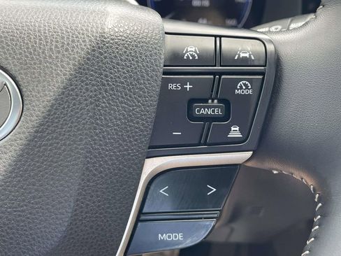 Used 2025 Toyota Crown Limited w/ Advanced Technology Package AWD/4WD image 23