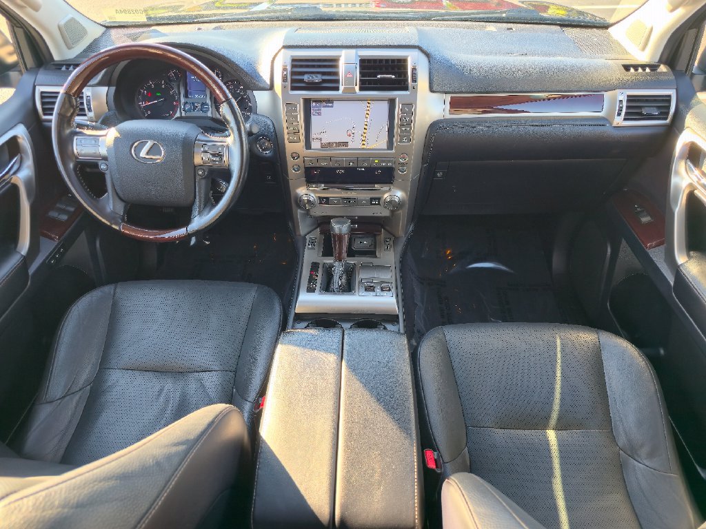 Used 2018 Lexus GX 460 Premium w/ Premium Package AWD/4WD image 36