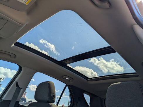 Used 2023 Chevrolet Equinox LT image 22